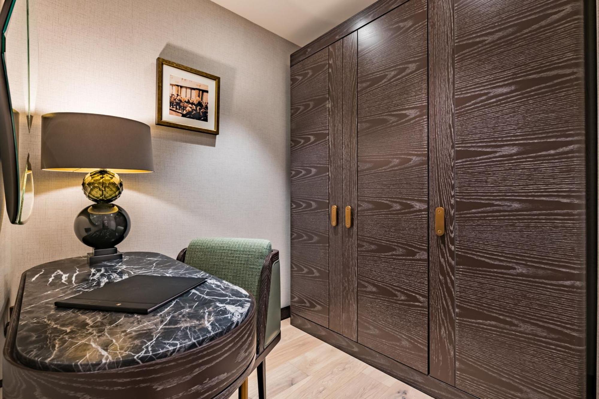 Stock Exchange Hotel Manchester Exterior foto A fitted wardrobe